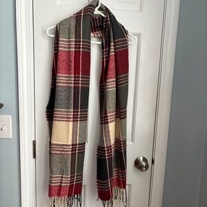Warm + cozy blanket scarf/wrap. EUC!